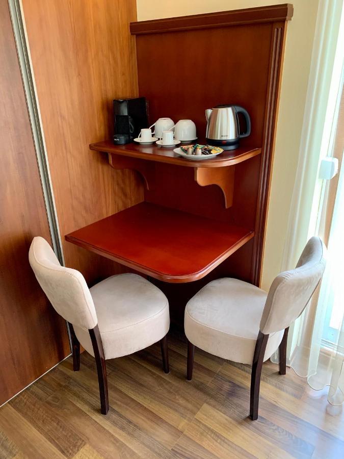 A01 Setany-Silverine Apartmanhaz-Orzoett Parkoloval バラトンフレド エクステリア 写真