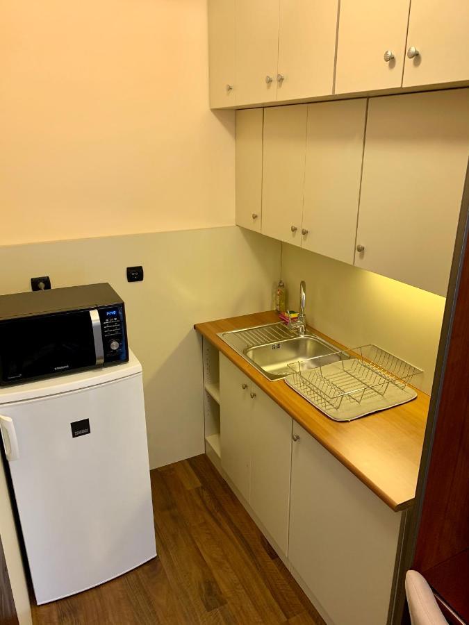 A01 Setany-Silverine Apartmanhaz-Orzoett Parkoloval バラトンフレド エクステリア 写真